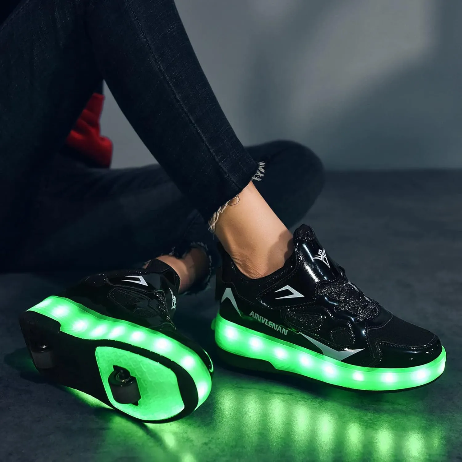 EMDPBD Roller Skates Shoes USB Charging, Unisex Kids LED Light Up Retractable Roller Skate Sneaker Flashing Wheel Shoes for Girls Boys,Black-3.5BigKid