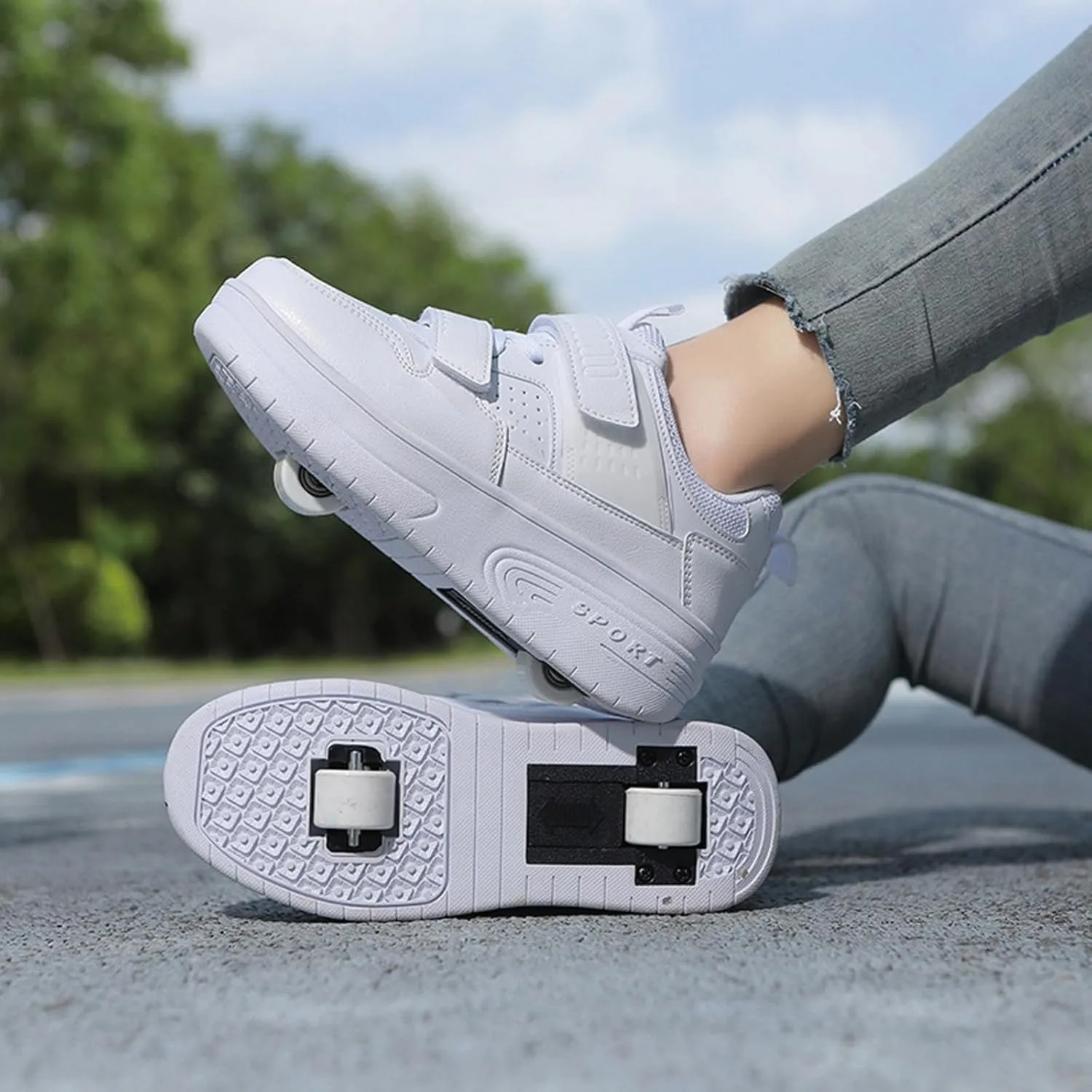 Kids Roller Skates Shoes Sneakers for Boys & Girls, Skateboarding Shoe Fashion Parkour Shoes with 2-Wheels Unisex Retractable Skating Shoes for Children's Park Sports Walking
