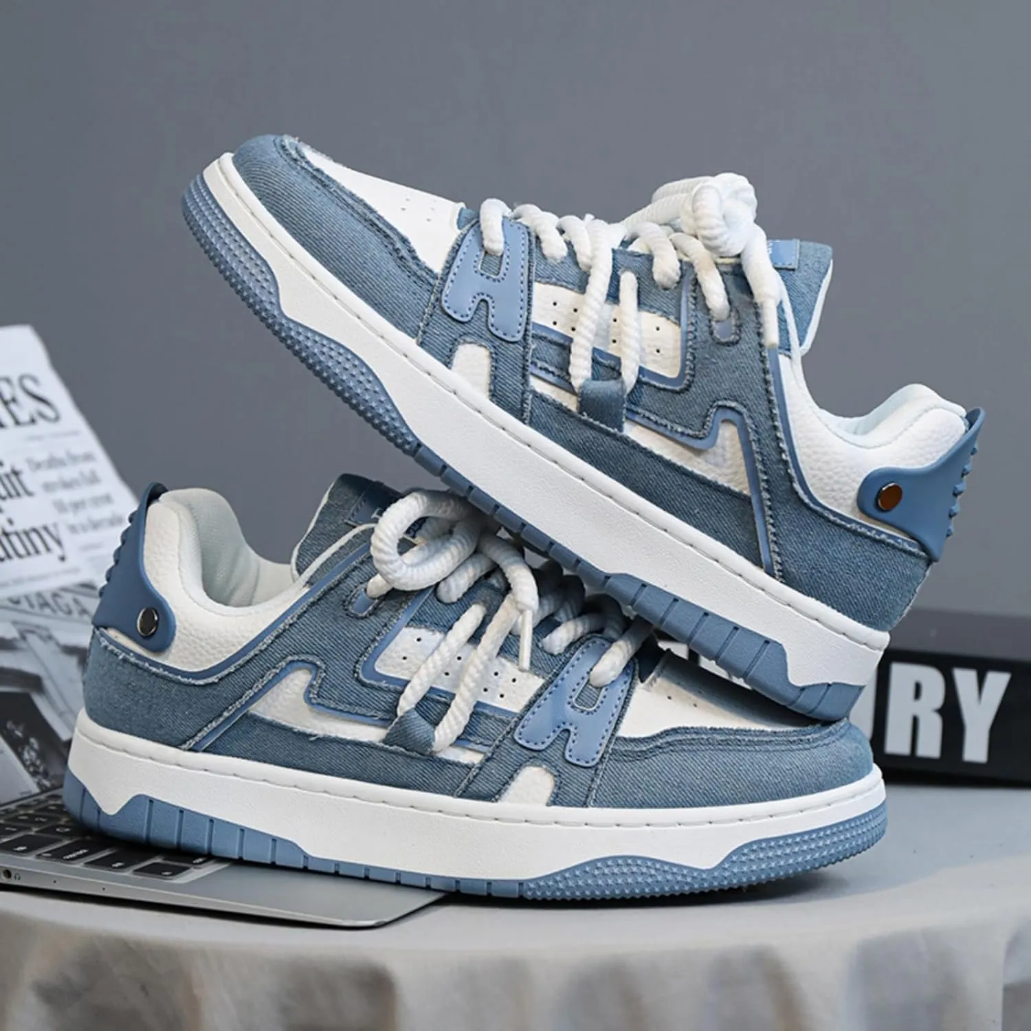 Men's Street Style Thick-Soled Skate Shoes  with Waterproof Waxed Leather Upper and Lace-Up Support Design  Suitable for All-Season Skateboarding, Urban Exploration, and Streetwear.