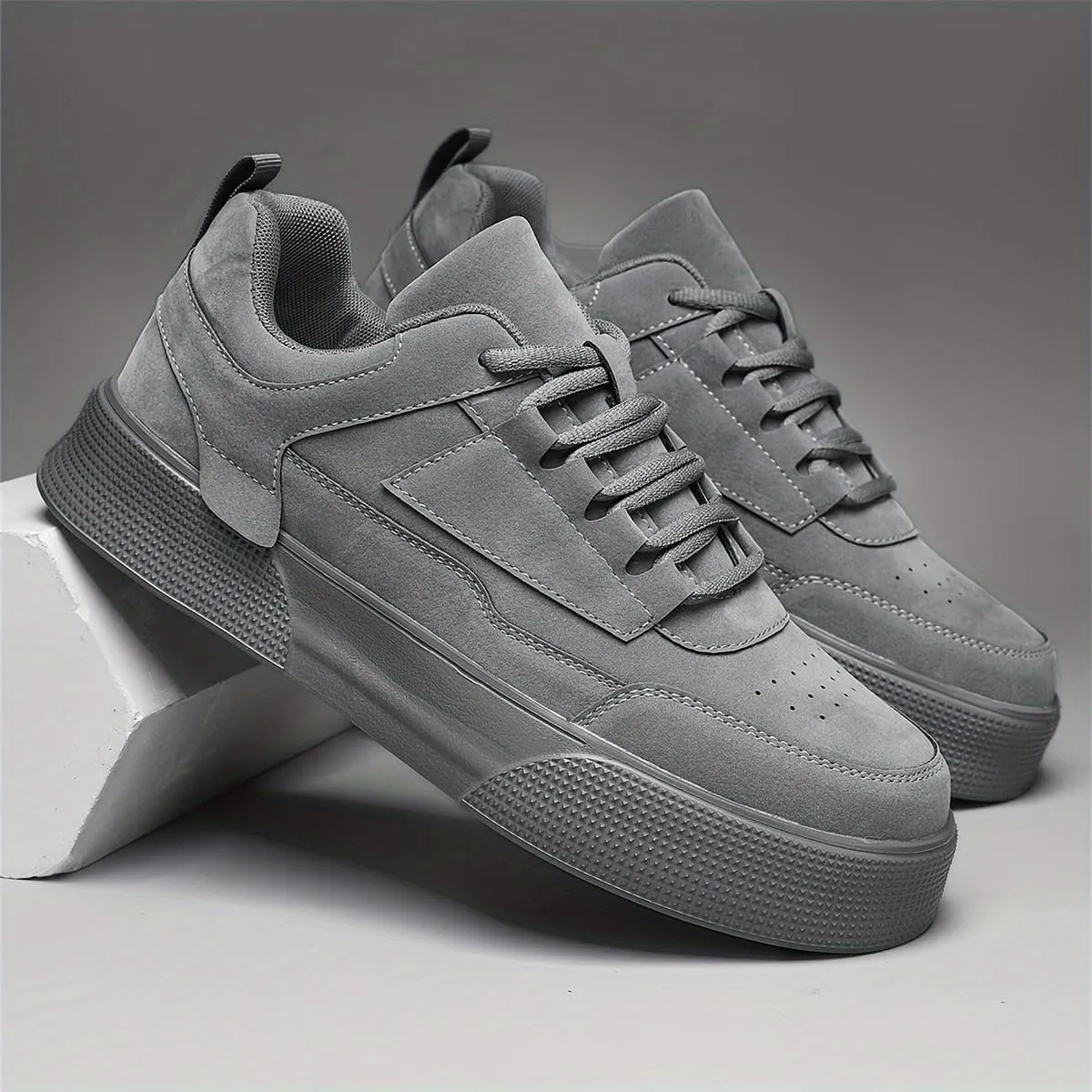 Men's Stylish Thick Sole Skate Shoes - Solid Color, Lace-Up Casual Sneakers with Height Boost & Comfortable EVA Sole for All Seasons