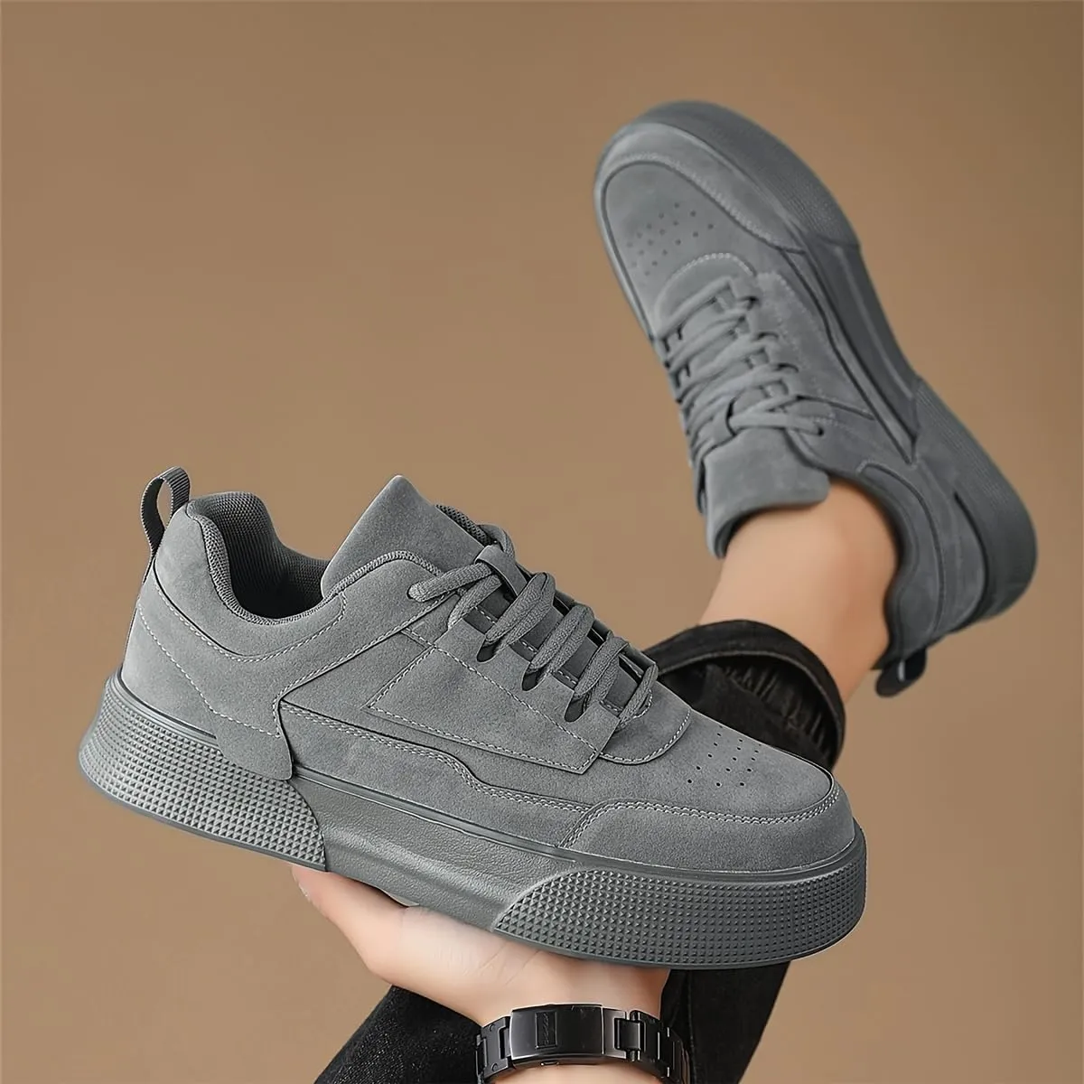 Men's Stylish Thick Sole Skate Shoes - Solid Color, Lace-Up Casual Sneakers with Height Boost & Comfortable EVA Sole for All Seasons