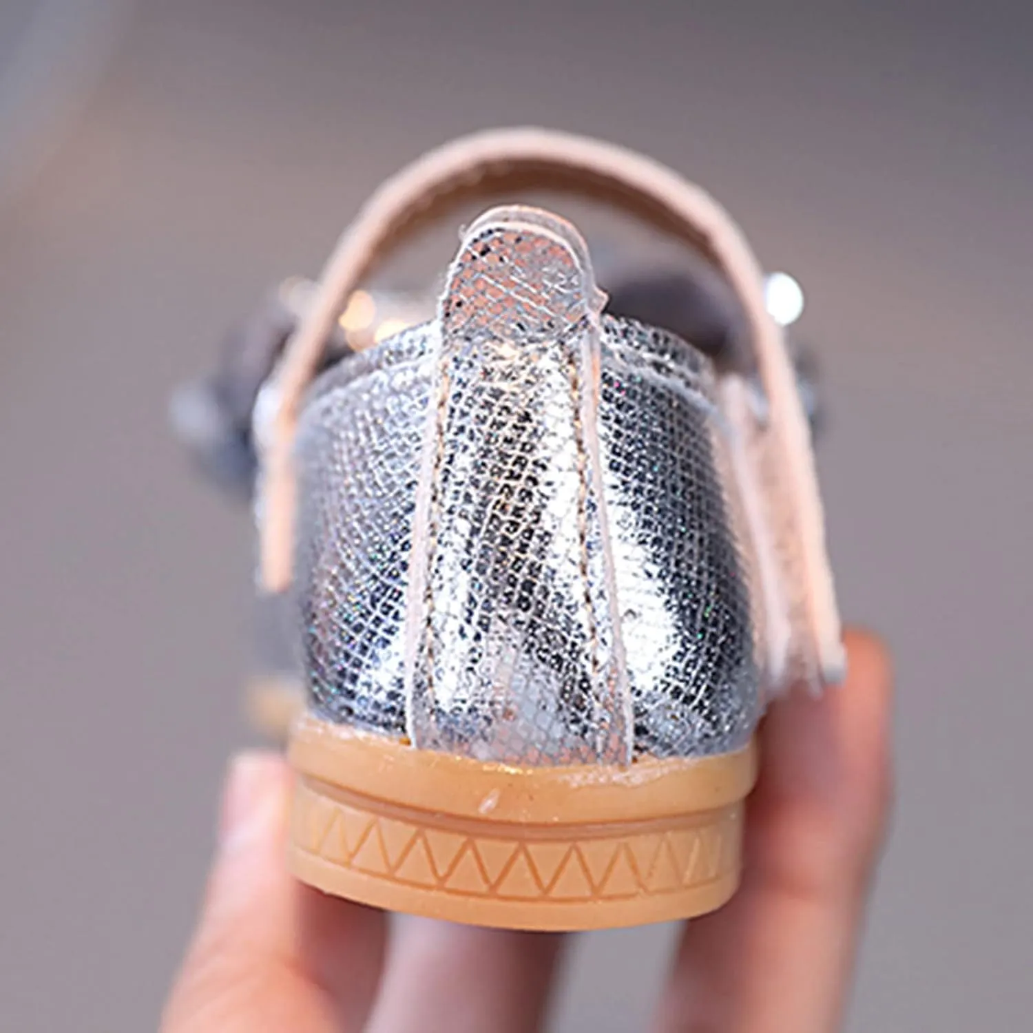 Summer and Autumn Fashion Girls Casual Shoes Solid Color Bow Rhinestones Sequins Shiny Flat Lightweight Kids High Heels (Silver, 6 Toddler)