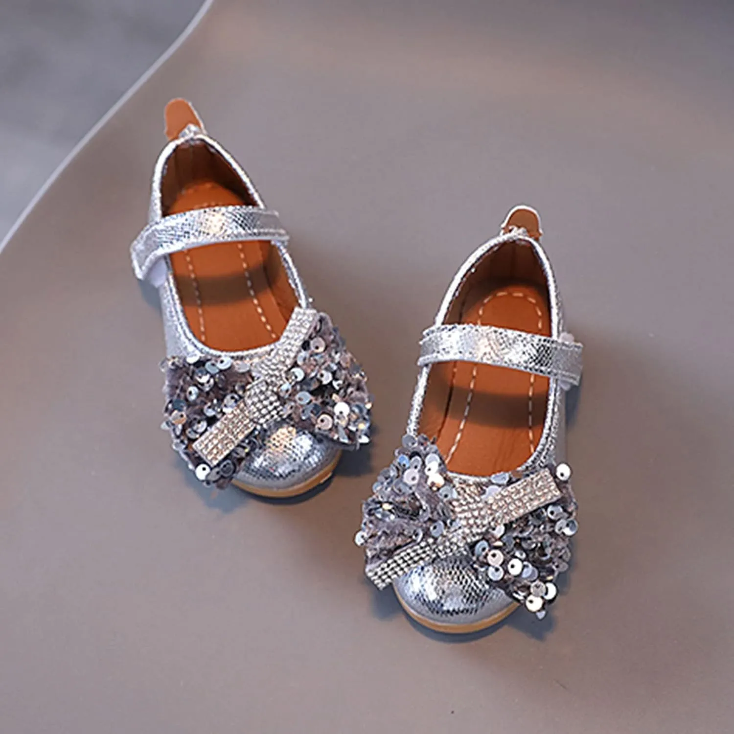 Summer and Autumn Fashion Girls Casual Shoes Solid Color Bow Rhinestones Sequins Shiny Flat Lightweight Kids High Heels (Silver, 6 Toddler)